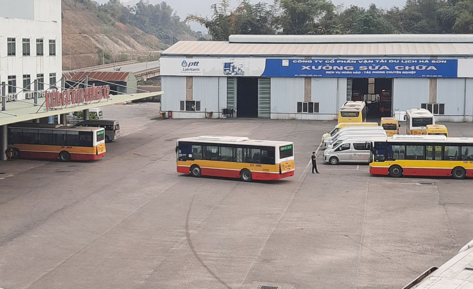 Chi nhánh Lào Cai – Công ty CPVTDL Hà Sơn có trách nhiệm niêm yết thông tin về việc điều chỉnh tạm thời biểu đồ chạy xe của tuyến buýt số 03. z5181431335347_08af1c3bac6ac22cdbea3761169e01d6.jpg