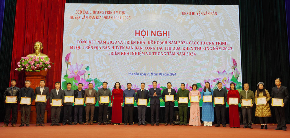 khen thuong 1.jpg