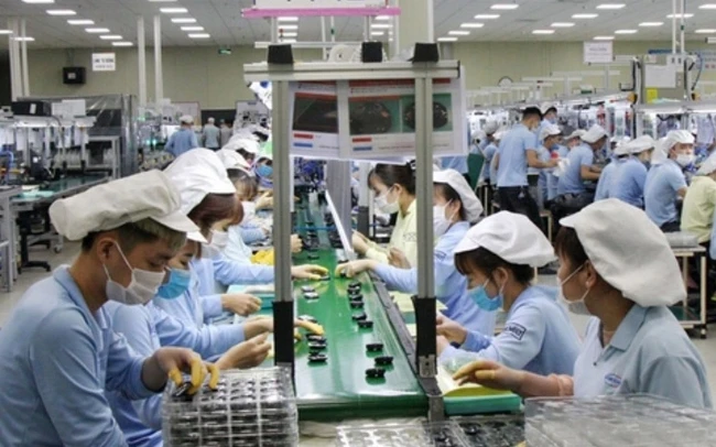 6 quyền lợi người lao động được hưởng khi tăng lương tối thiểu vùng từ 1/7 ảnh 1