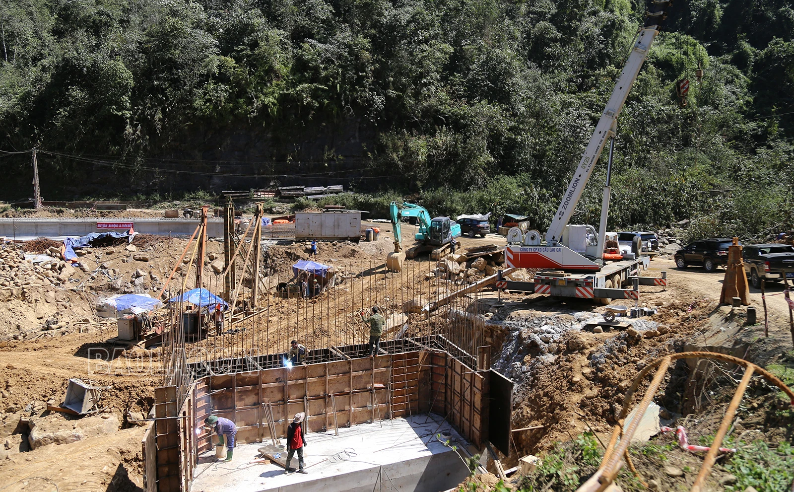 Thi công Tỉnh lộ 158 đoạn Y Tý - A Mú Sung, Bát Xát.jpg