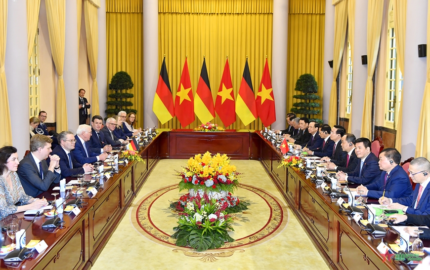 Quang cảnh hội đàm. Quang cảnh hội đàm.