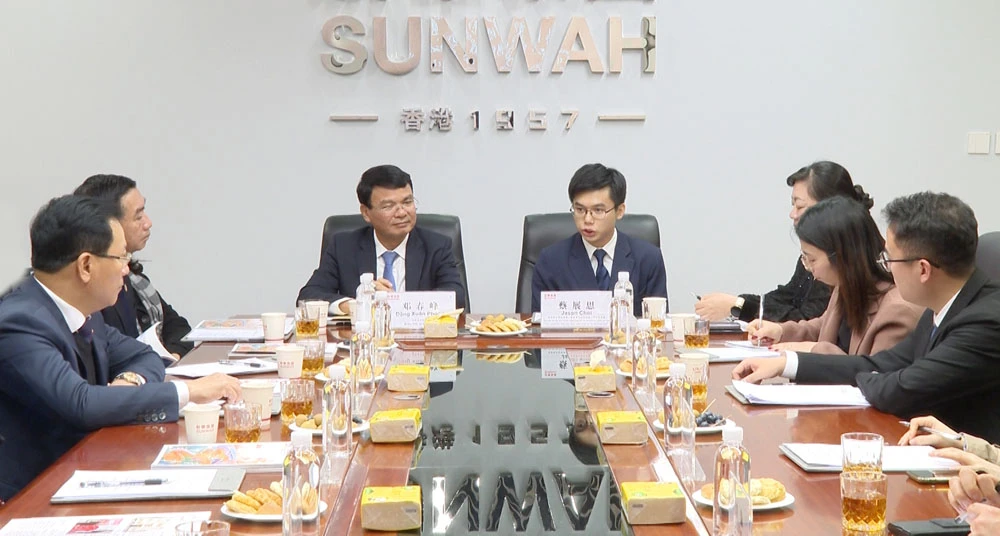 lãnh đạo tập phát biêt.jpg