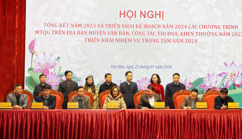 Ký giao ước thi đua năm 2024. ky giao uoc.jpg