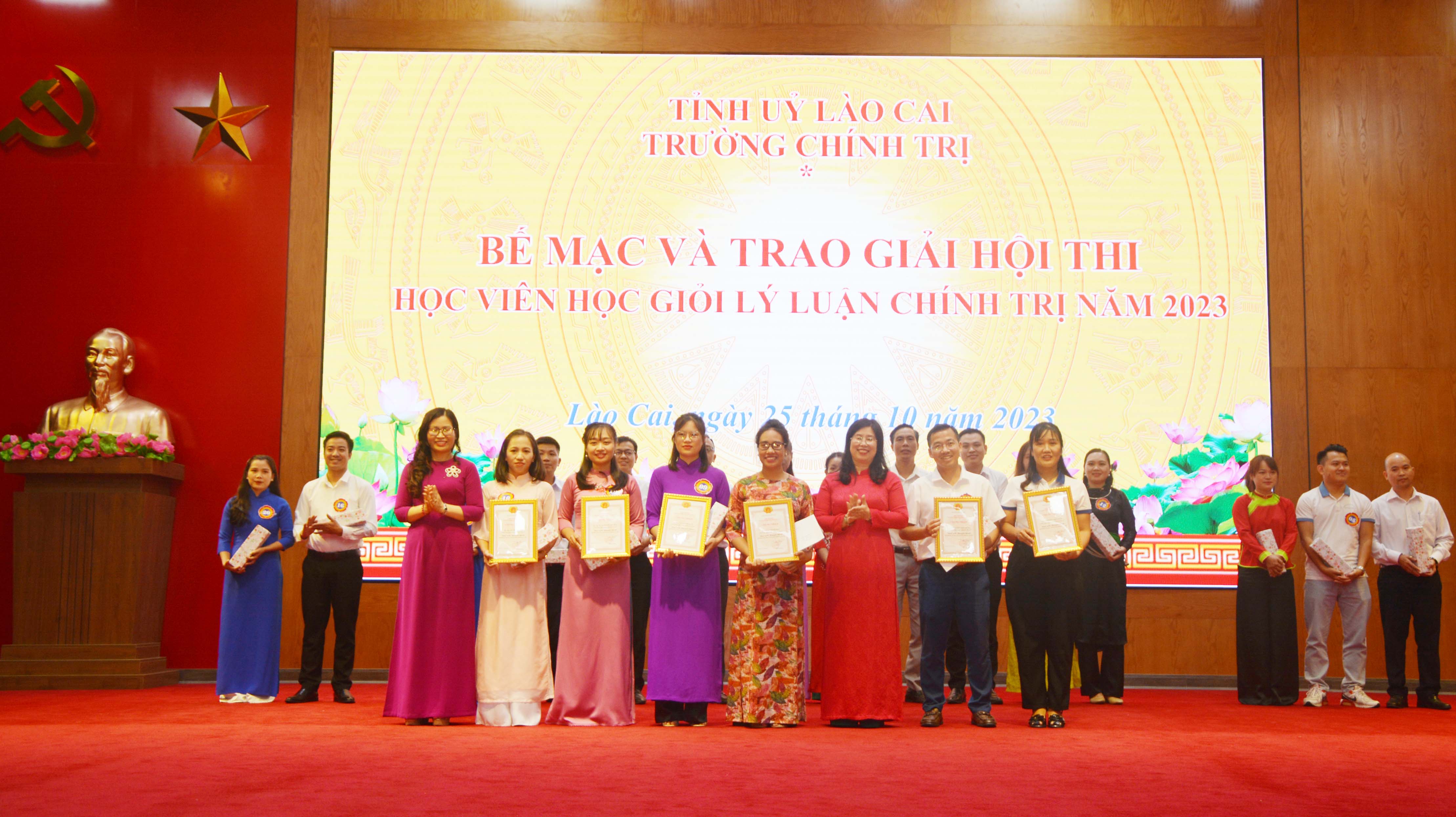 Việc đánh giá kết quả học tập được nhà trường điều chỉnh thường xuyên trên nguyên tắc đảm bảo đánh giá khoa học, chính xác, góp phần nâng cao chất lượng người học. dsc-9881-1022.jpg