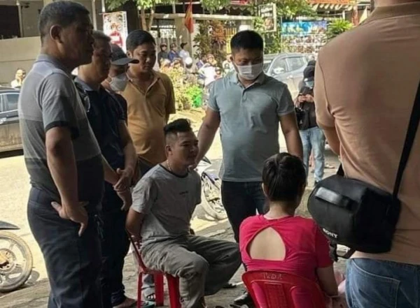 Quân "Idol" lúc bị tạm giữ trong trường hợp khẩn cấp tại thị trấn Khe Sanh.