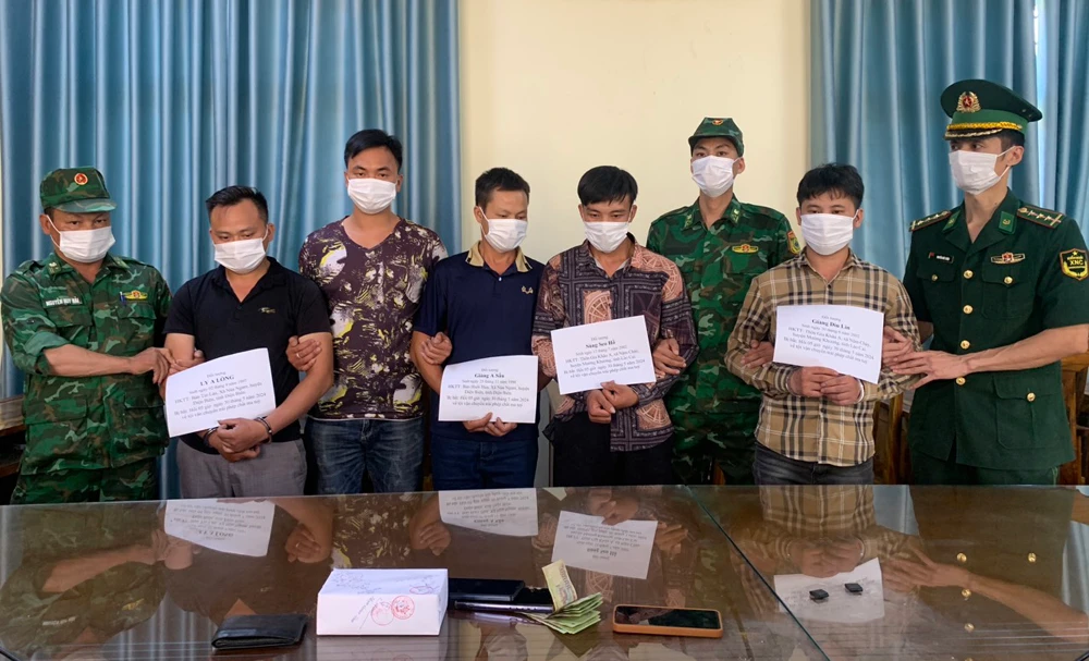 BĐBP Lào Cai bắt giữu các đối tượng vận chuyển trái phép chất ma tuý.jpg