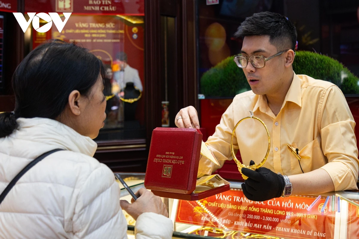 Mức giá bán vàng trực tiếp cho 4 ngân hàng thương mại Nhà nước được xác định theo giá thế giới.