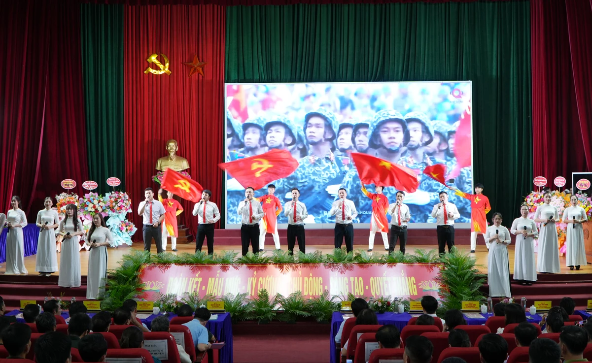 Tiết mục văn nghệ chào mừng đại hội (1).JPG