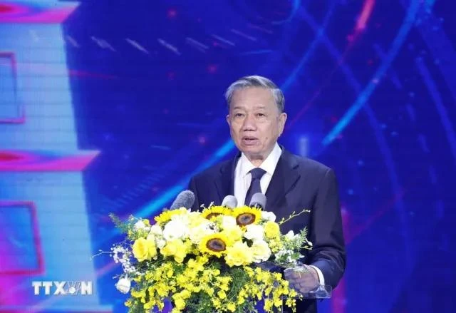 Chủ tịch nước Tô Lâm phát biểu tại lễ trao Giải Báo chí Quốc gia lần thứ 18.