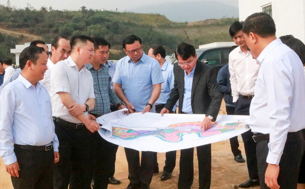 Kiểm tra các dự án khu vực đường tỉnh lộ 156.jpg