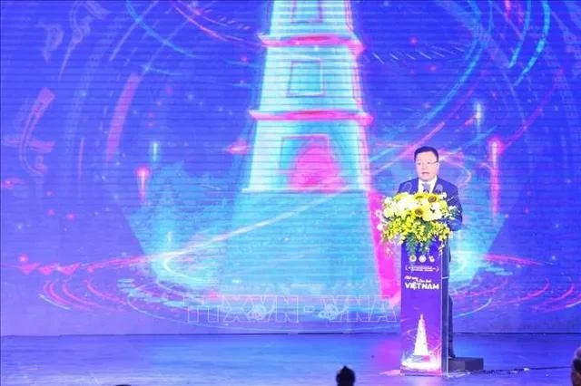 Nhà báo Lê Quốc Minh, Ủy viên Trung ương Đảng, Tổng Biên tập Báo Nhân dân, Phó Trưởng Ban Tuyên giáo Trung ương, Chủ tịch Hội Nhà báo Việt Nam, Chủ tịch Hội đồng Giải Báo chí Quốc gia lần thứ XVIII phát biểu khai mạc lễ trao Giải Báo chí Quốc gia lần thứ XVIII.