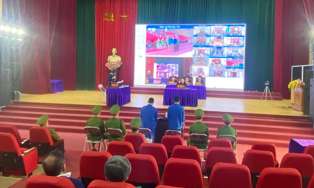 Quang cảnh phòng xử án (1).jpg