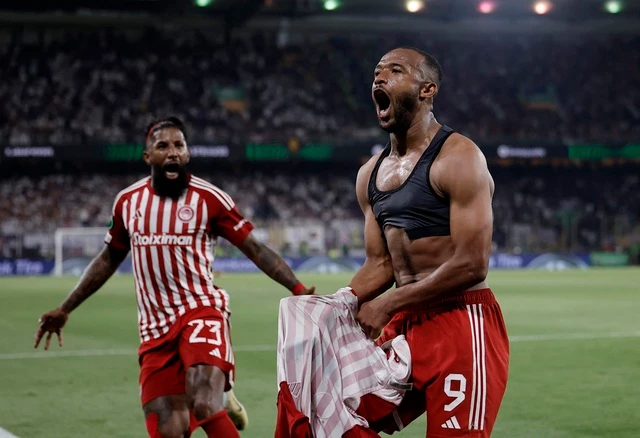 Ayaoub El-Kaabi đi vào lịch sử cúp châu Âu.