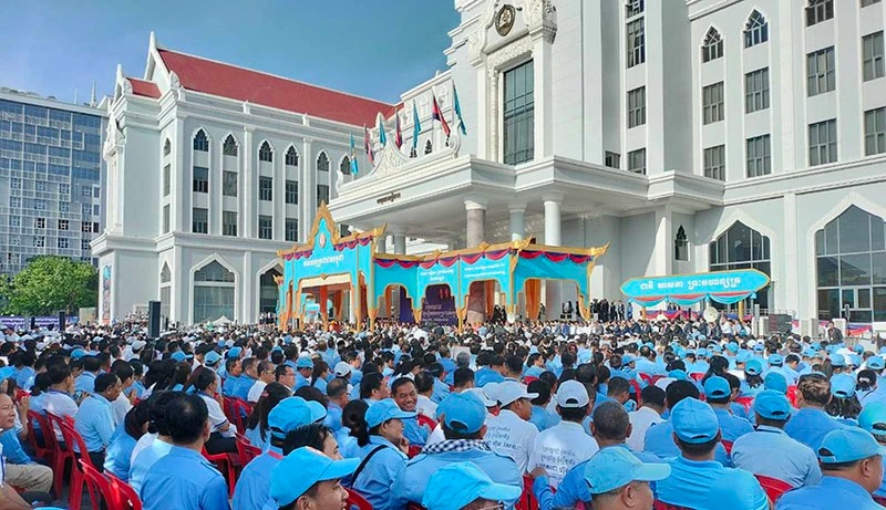 Lễ kỷ niệm 73 năm Ngày thành lập Đảng Nhân dân Campuchia diễn ra tại Cung 7/1 ở Thủ đô Phnom Penh.