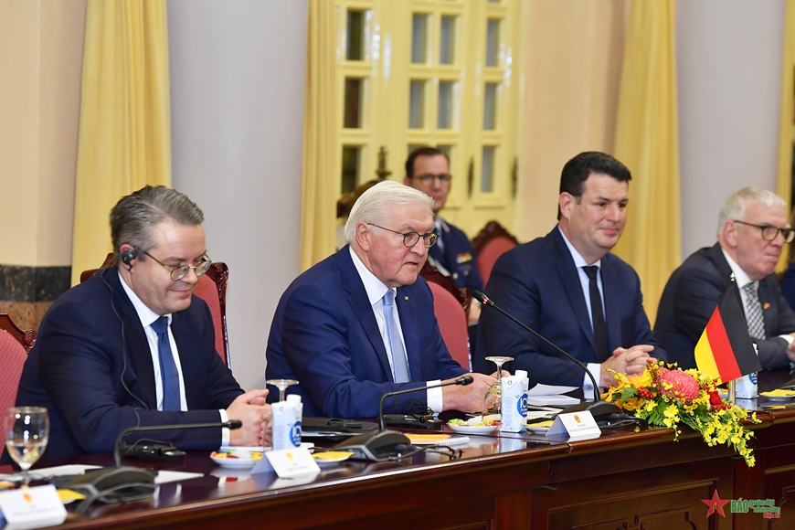 Tổng thống Đức Frank-Walter Steinmeier phát biểu tại hội đàm. Tổng thống Đức Frank-Walter Steinmeier phát biểu tại hội đàm.