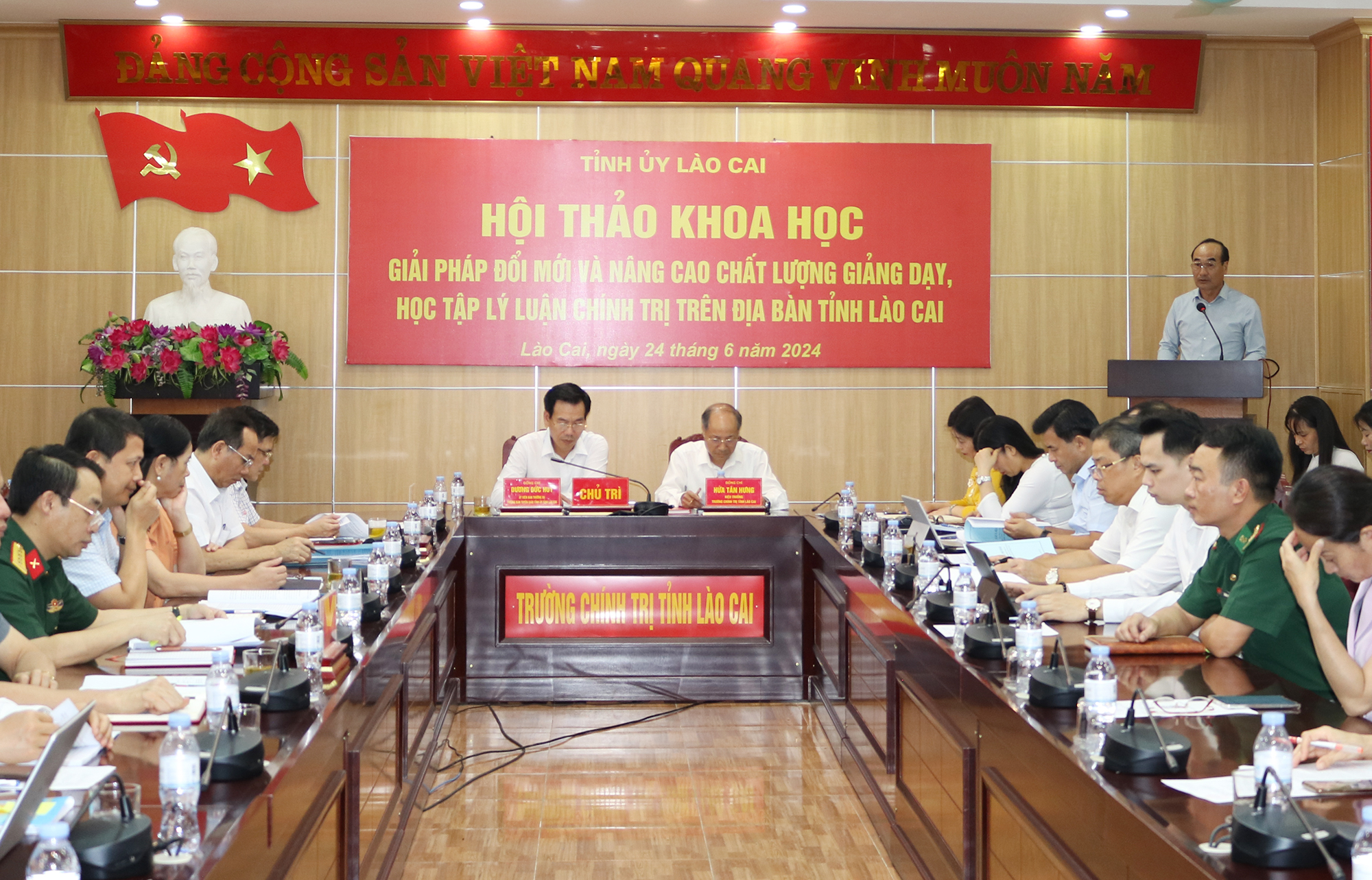 Trường Chính trị tỉnh coi trọng tổ chức và phối hợp tổ chức các hội thảo khoa học về nâng cao chất lượng giảng dạy. img-3299-2367.jpg