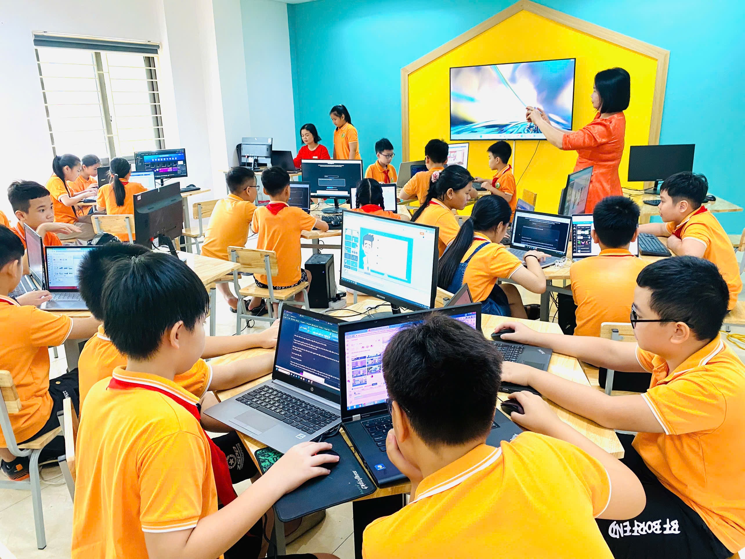 Dinh dưỡng đủ chất giúp học sinh có thể lực, sáng tạo trong các hoạt động học tập. 1547041995669320521.jpg