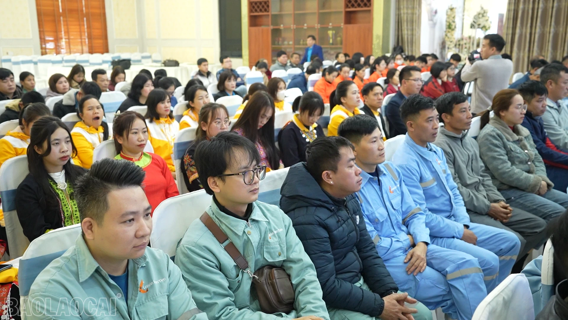 baolaocai-bl_c013600-01-16-28still008.png