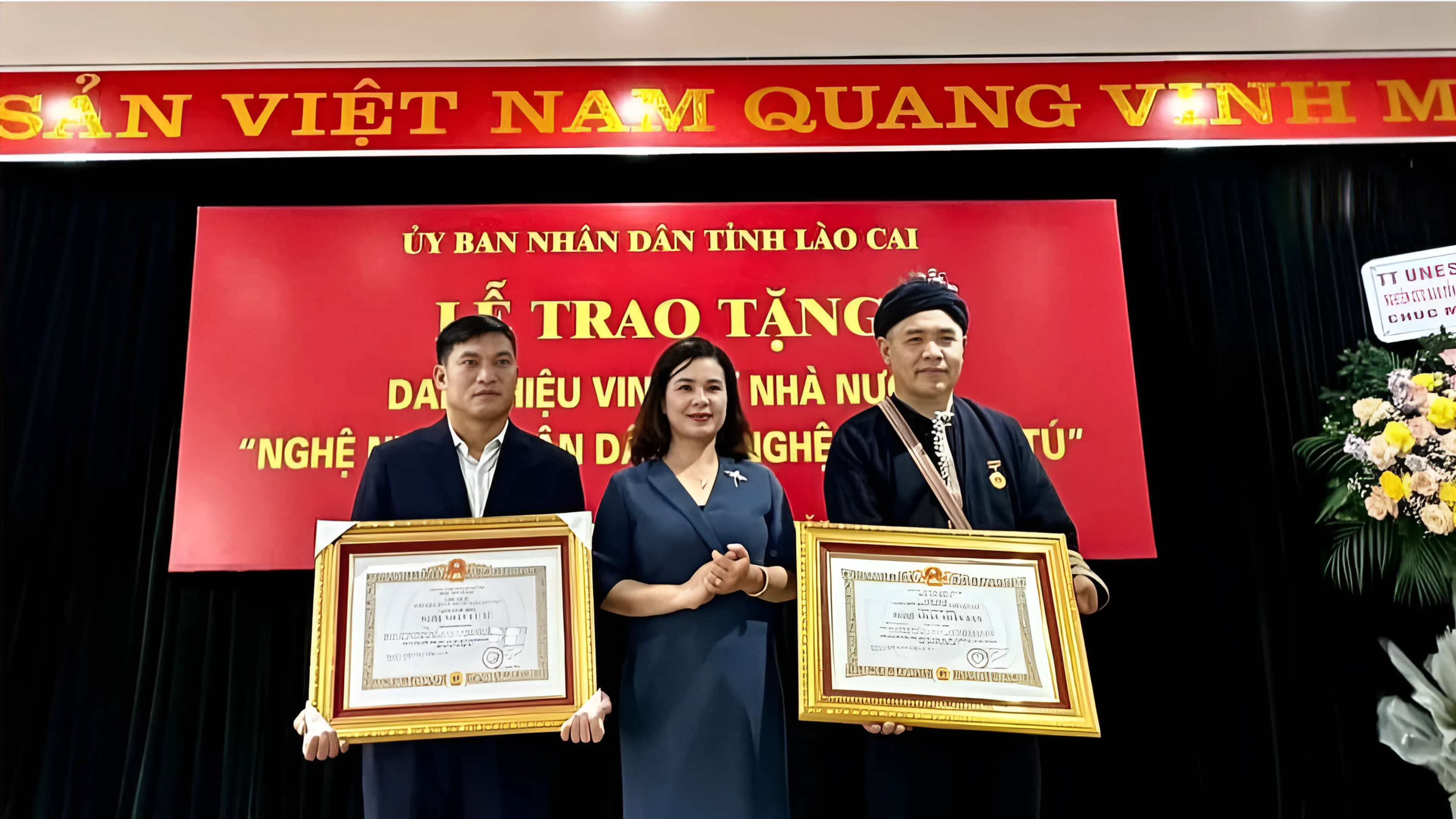 Nghệ nhân Tẩn Vần Siệu vinh dự được đón nhận danh hiệu Nghệ nhân Nhân dân năm 2022. untitled-design-1.png