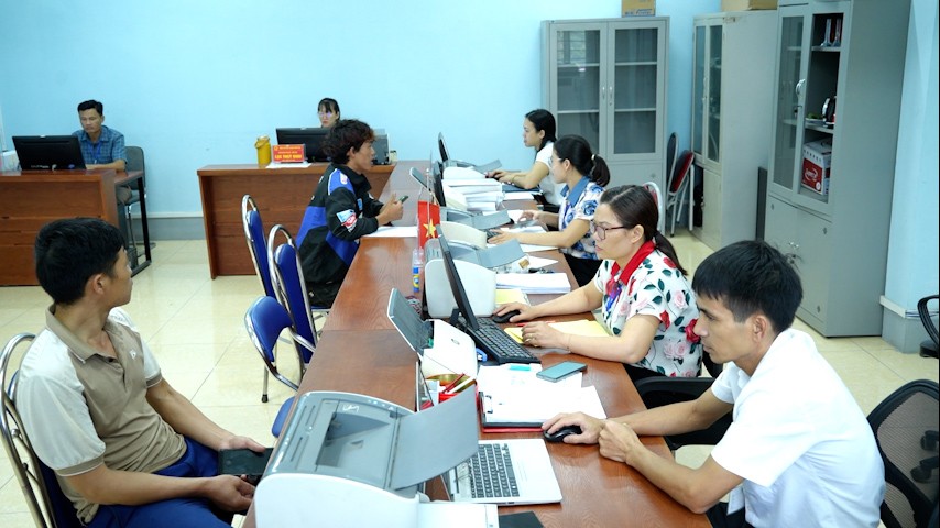 Giải quyết thủ tục hành chính tại Trung tâm phục vụ hành chính công xã Trịnh Tường. tt3.jpg