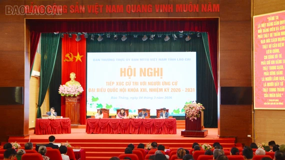 Những người ứng cử đại biểu Quốc hội khóa XVI tại Đơn vị bầu cử số 4 tiếp xúc cử tri