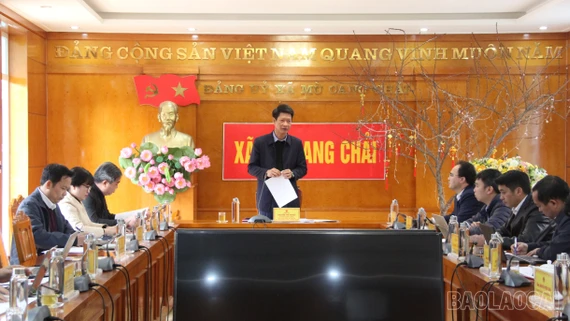 Phó Chủ tịch Thường trực UBND tỉnh Nguyễn Thế Phước kiểm tra công tác chuẩn bị bầu cử tại xã Mù Cang Chải, Tú Lệ và phường Nghĩa Lộ