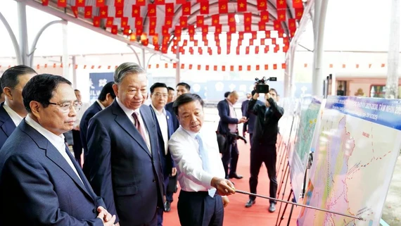 Tổng Bí thư Tô Lâm kiểm tra tuyến đường sắt Việt Nam - Trung Quốc