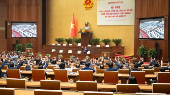 Thông qua danh sách 122 người được giới thiệu ứng cử đại biểu Quốc hội chuyên trách ở Trung ương