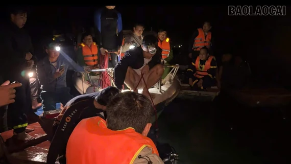 Tỉnh Lào Cai chỉ đạo khẩn trương tìm kiếm, cứu hộ các nạn nhân trong vụ tai nạn giao thông đường thủy tại xã Bảo Ái