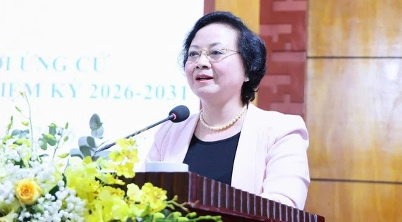 Phó Thủ tướng Phạm Thị Thanh Trà thông tin tới cử tri về lộ trình cải cách tiền lương, cắt giảm thủ tục hành chính