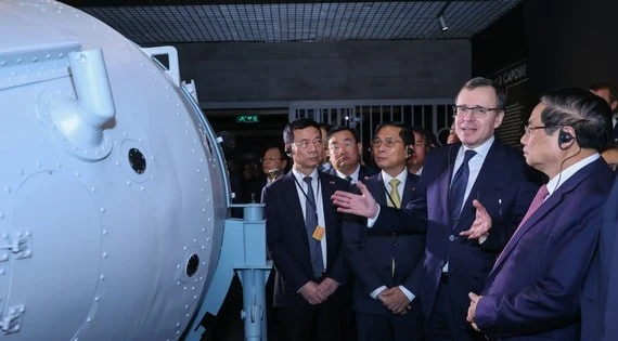 Thủ tướng Phạm Minh Chính tìm hiểu phát triển năng lượng hạt nhân và tàu điện ngầm của Nga