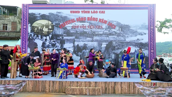 Khai mạc không gian tái hiện chợ Cốc Lếu xưa