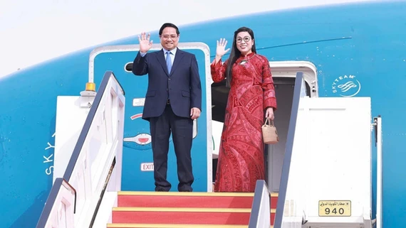 Thủ tướng Phạm Minh Chính và Phu nhân bắt đầu chuyến thăm chính thức Nhà nước Kuwait