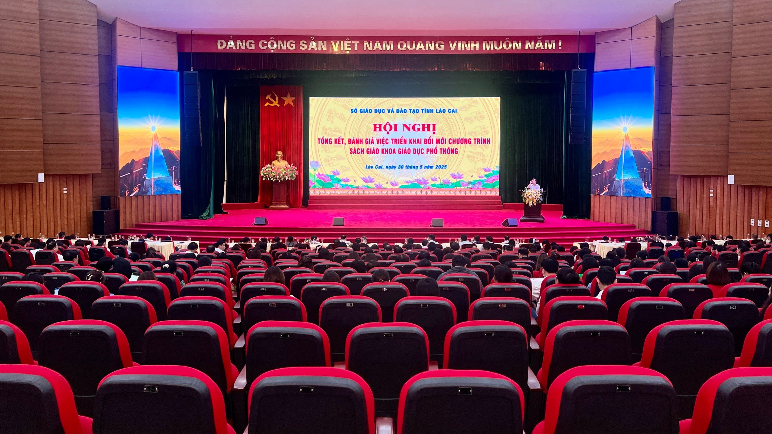 Quang cảnh hội nghị. toan.jpg