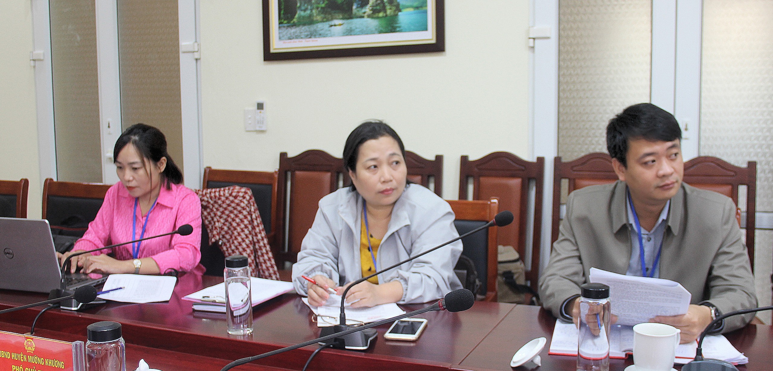 Thành viên Đoàn công tác tại buổi làm việc. z4924489446315_465681ad404bb3b6fc1f1e478282f09b.jpg