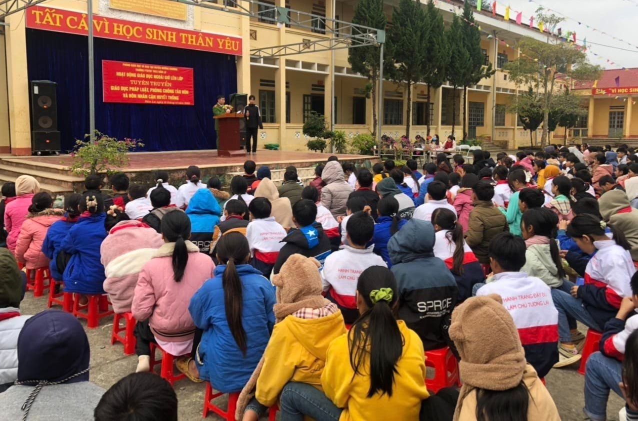 Hoạt động ngoại khoá tuyên truyền cho học sinh về phòng chống tảo hôn. 319154071-943416287068708-3357060482248986830-n-1386-2878.jpg
