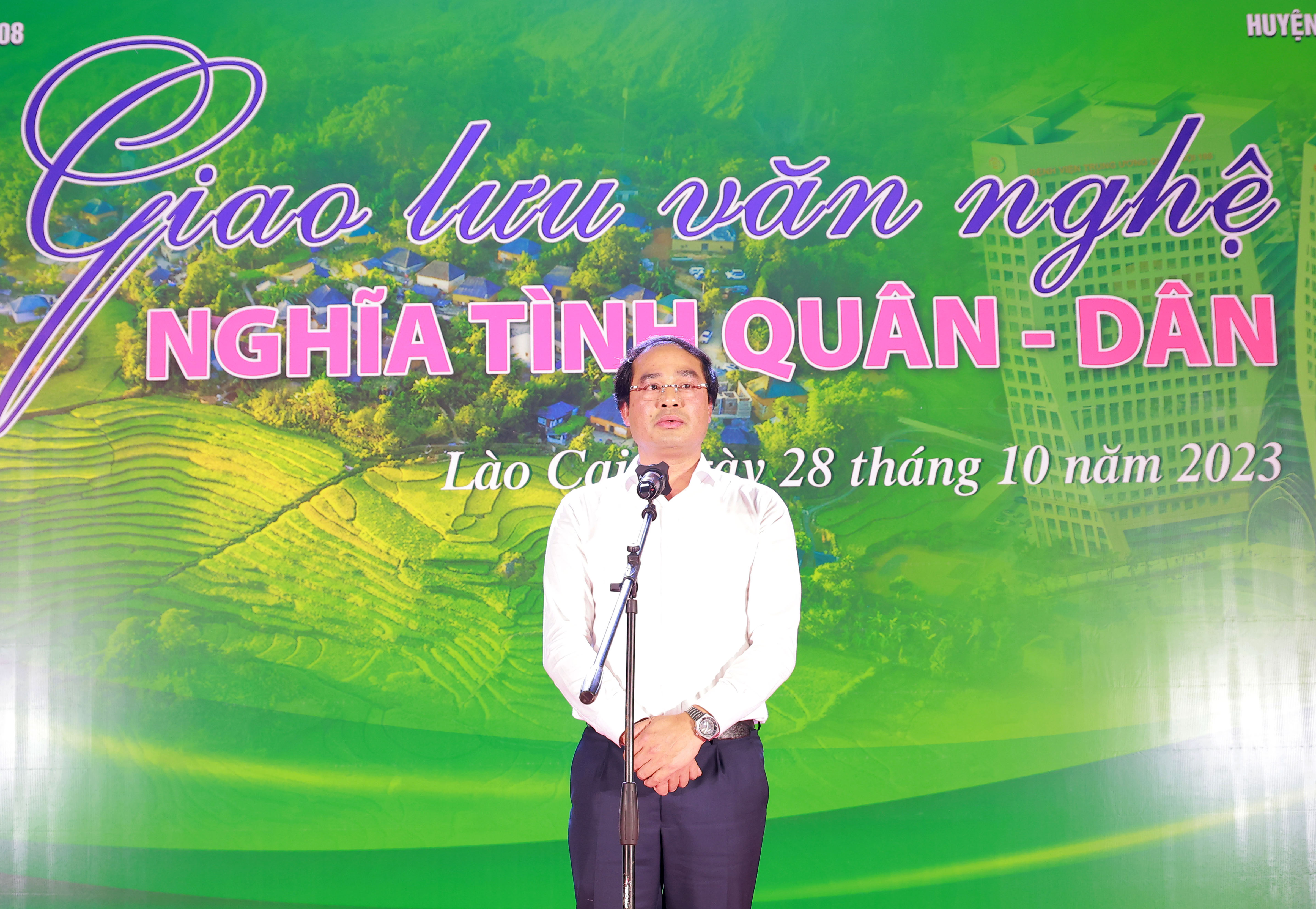 Chủ tịch UBND tỉnh Trịnh Xuân Trường phát biểu tại chương trình giao lưu. 0E8A7452 (1).JPG