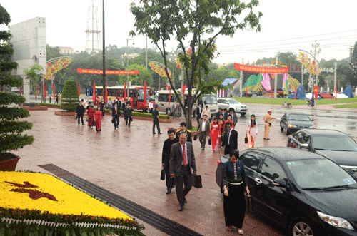 Khai mạc trọng thể Đại hội đại biểu Đảng bộ tỉnh Yên Bái lần thứ XVIII, nhiệm kỳ 2015 – 2020 ảnh 3