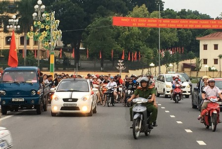 Người dân Yên Bái hết mình với Olympic Việt Nam ảnh 7 Người dân Yên Bái hết mình với Olympic Việt Nam ảnh 7