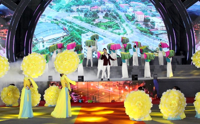 Lễ công bố Quy hoạch tỉnh Yên Bái thời kỳ 2021-2030, tầm nhìn đến năm 2050 và Quyết định công nhận thành phố Yên Bái là đô thị loại II ảnh 11