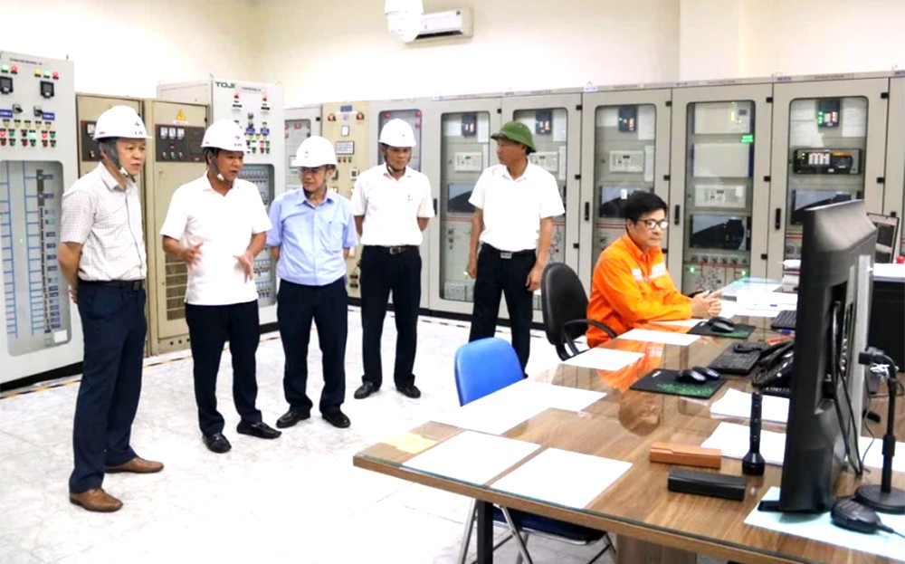 Điện lực miền Bắc sẵn sàng các phương án ứng phó với bão Yagi ảnh 1