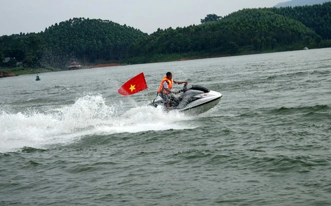 Ấn tượng Giải đua thuyền nan truyền thống vùng hồ Thác Bà ảnh 3