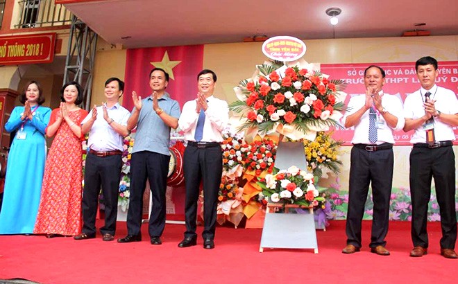 Trưởng Ban tuyên giáo Tỉnh uỷ Nguyễn Minh Tuấn dự Lễ Khai giảng tại Trường THPT Lê Qúy Đôn ảnh 1 Trưởng Ban tuyên giáo Tỉnh uỷ Nguyễn Minh Tuấn dự Lễ Khai giảng tại Trường THPT Lê Qúy Đôn ảnh 1
