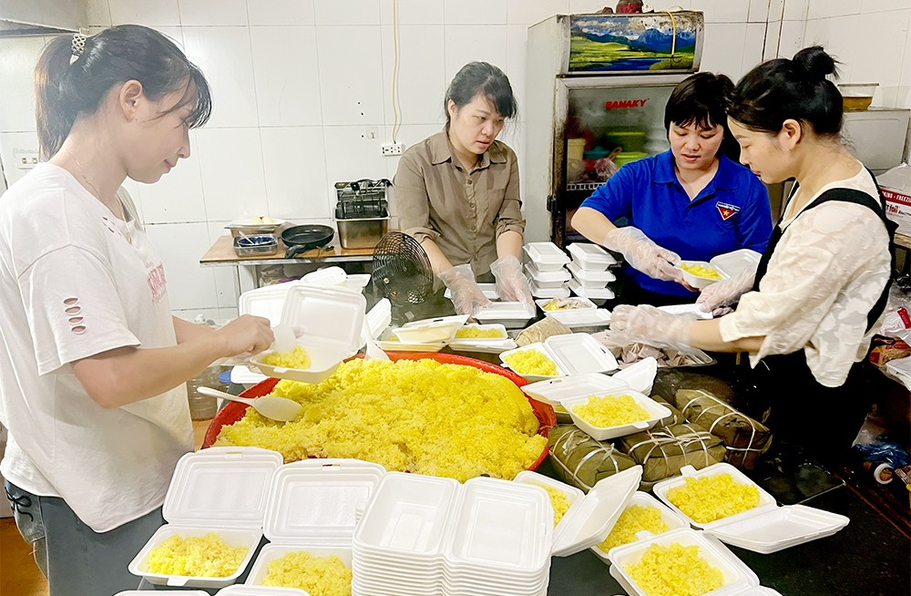 Yên Bái: Những suất cơm của lòng nhân ái ảnh 4