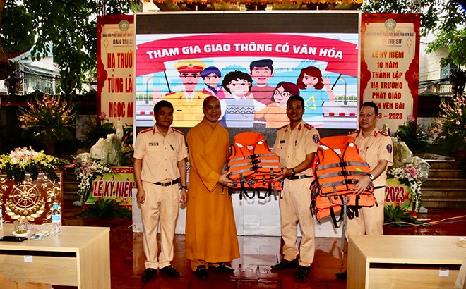 Công an tỉnh và Giáo hội Phật giáo Việt Nam tỉnh Yên Bái ký cam kết bảo đảm trật tự an toàn giao thông ảnh 2 Công an tỉnh và Giáo hội Phật giáo Việt Nam tỉnh Yên Bái ký cam kết bảo đảm trật tự an toàn giao thông ảnh 2