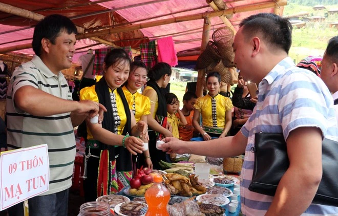 Rộn ràng Lễ hội cốm Tú Lệ, huyện Văn Chấn ảnh 7