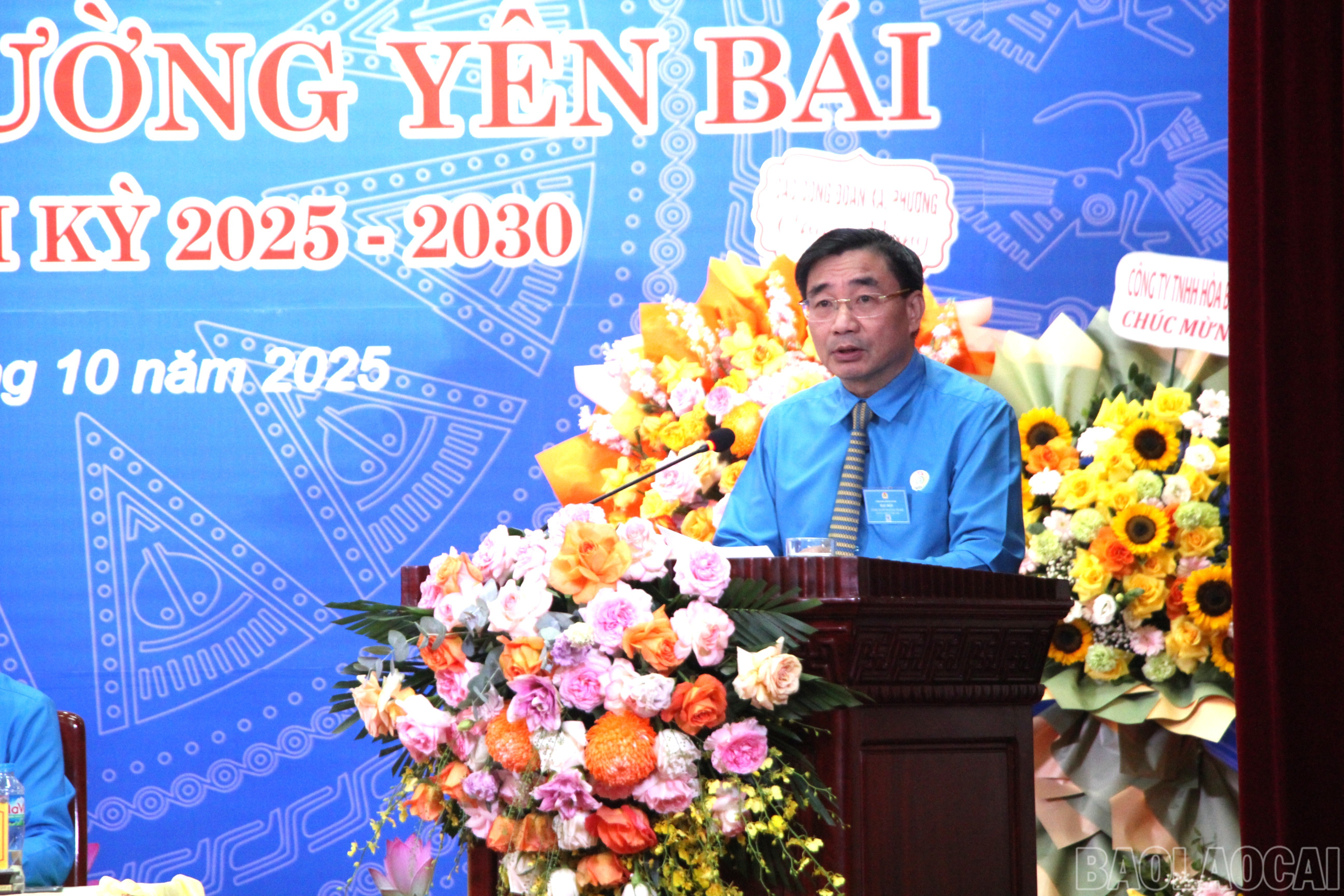 Đồng chí Nguyễn Chương Phát - Chủ tịch Liên đoàn Lao động tỉnh phát biểu chỉ đạo tại đại hội. baolaocai-br_img-9615.jpg