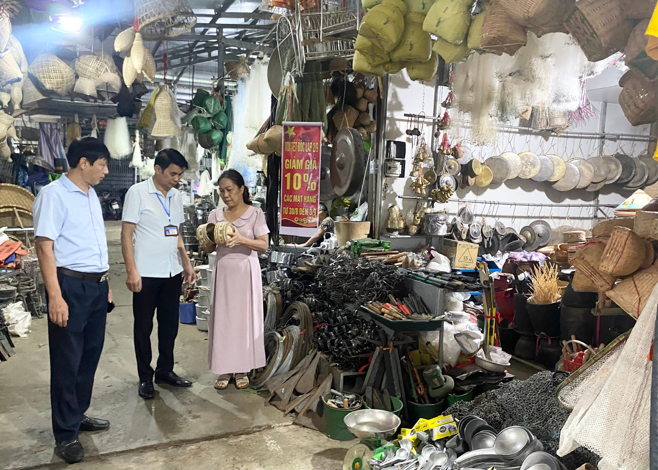 Tiểu thương chợ Mường Lò tham gia hoạt động chợ Tết Độc lập cmlo.jpg