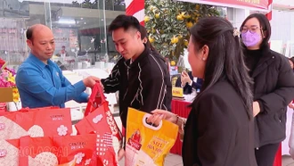 Công đoàn phường Yên Bái tổ chức "Gian hàng 0 đồng công đoàn"