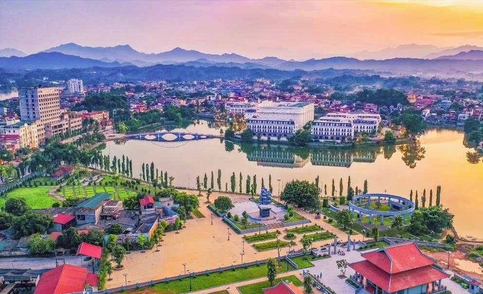 មណ្ឌលវួដ Yen Bai កាន់តែធំទូលាយ និងទំនើប ដែលជាចំណុចលេចធ្លោក្នុងការអភិវឌ្ឍន៍ពាណិជ្ជកម្ម និងសេវាកម្មរបស់ខេត្ត Lao Cai។ img-1752.jpg